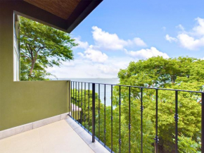 360 Splendor 307F-Ocean View Residence-Breakfast Included!